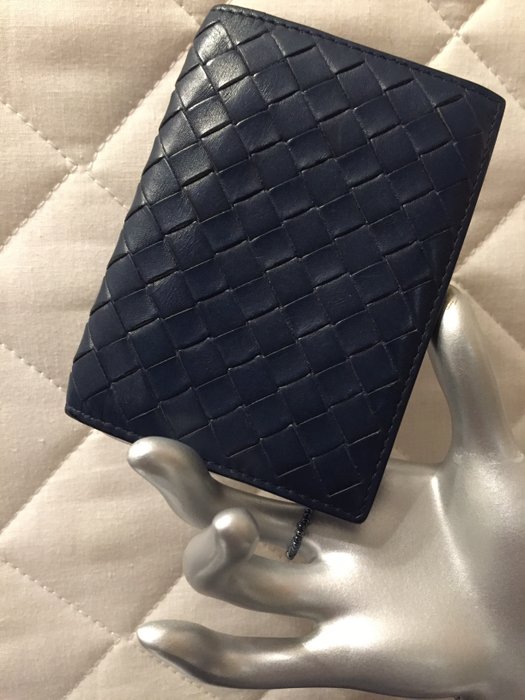 Bottega Veneta - Intrecciato Fold-Over Leather Card Case - Catawiki