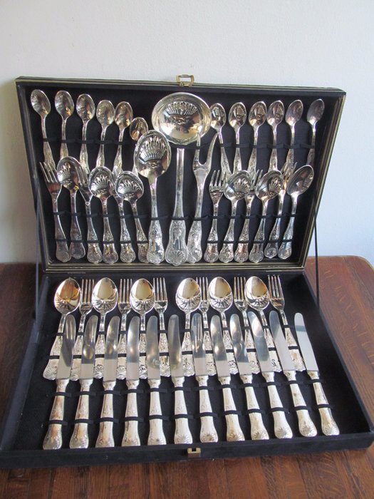 Silver plated cutlery for 12 people in box 51 piece, king motif. AMC 800