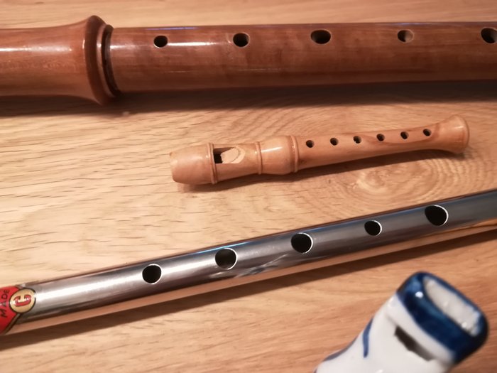 Ten types of flutes made of various materials - Catawiki