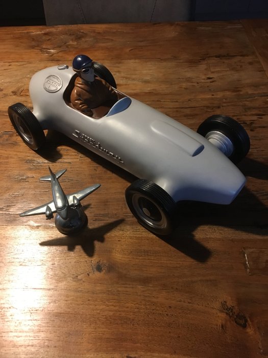 Fossil Speedway racecar and plane
