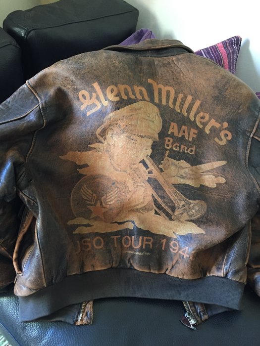 US Air Force leather jacket “Glenn Miller’s Band” tour 1943