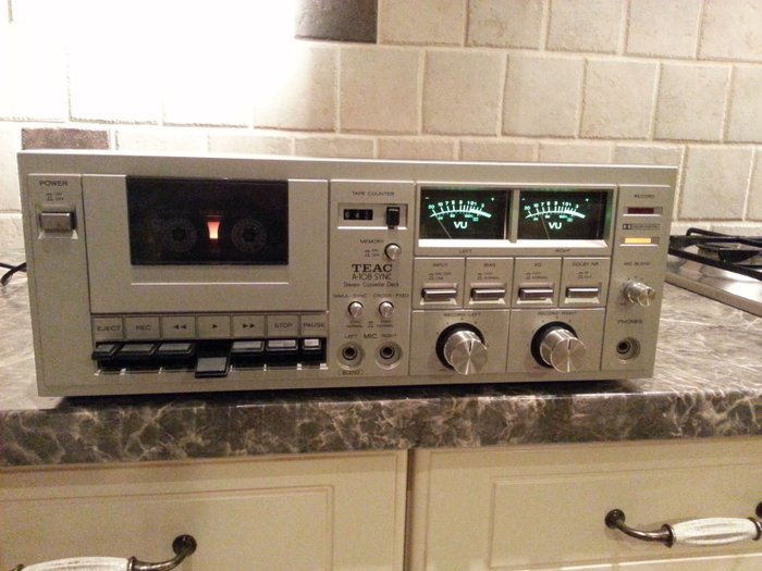 Very beautiful vintage 1979 Teac A-108 Synchro stereo cassette deck