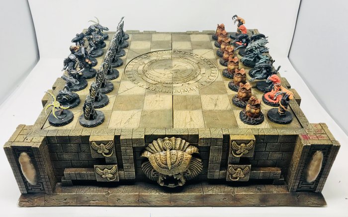 alien vs predator chess sets