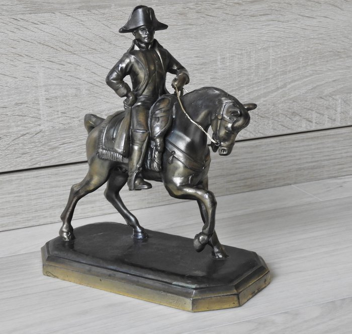 Sculpture of Napoleon on horse - bronze - and metal alloy - marked with initials G.R. and signature Gregoire - after original - France