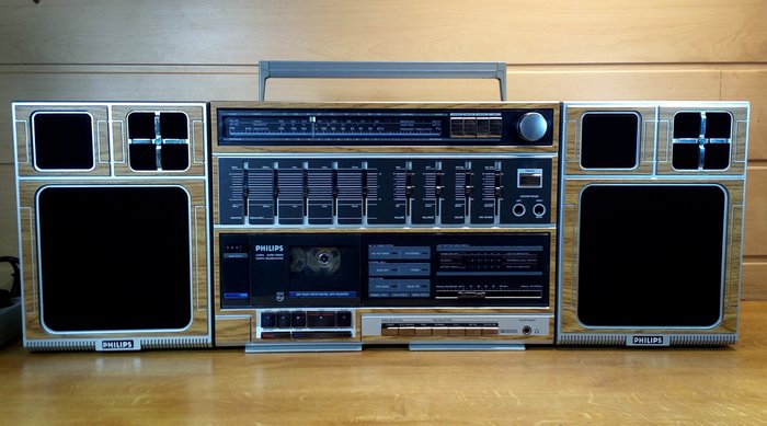 Portable radio cassette recorder Philips D8644