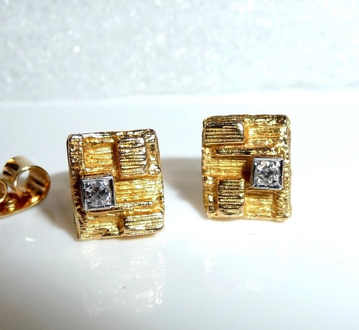 Lapponia earrings in 18 K / 750 gold, each with a total of 0.056 ct diamond. hallmarked - like new, no reserve price

