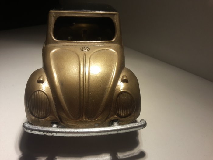 FAL - Scale 1/18 - Volkswagen Beetle No.1935
