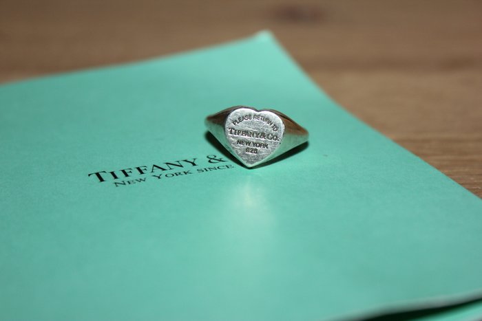 tiffany heart signet ring