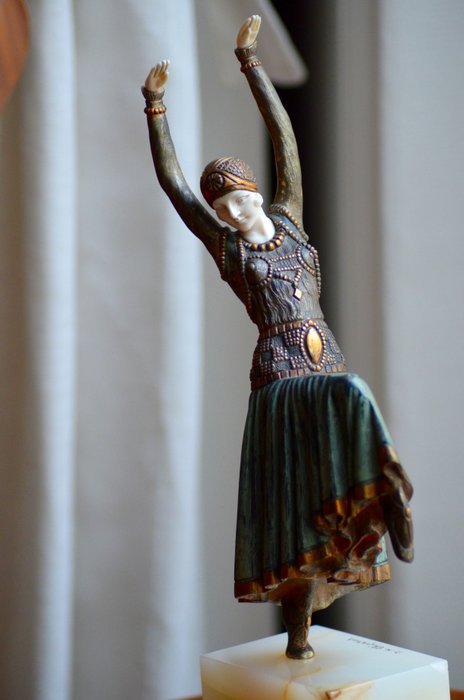 Signed D.H.Chiparus Art Deco Dancer i Bronze Sculpture 