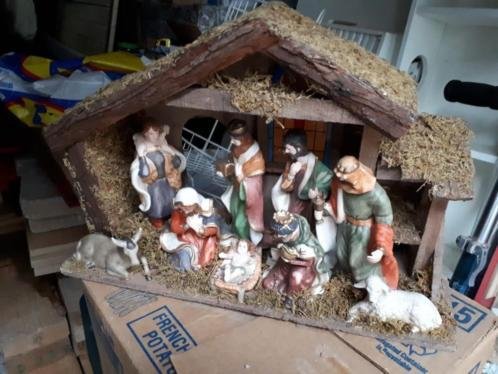 Wooden Nativity Scene With Porcelain Figurines Catawiki