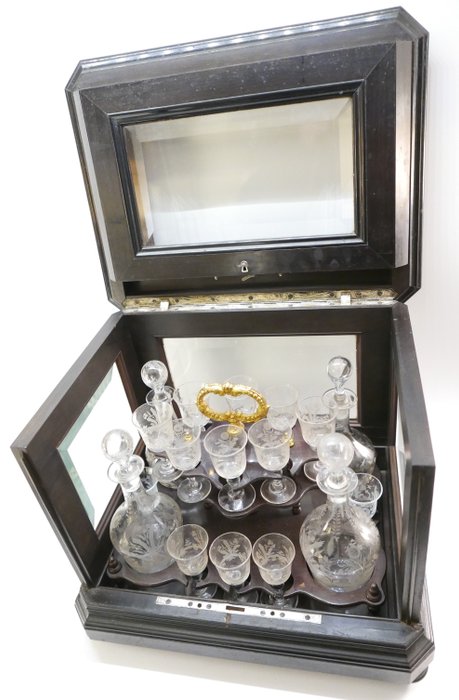 Liquor Cabinet With 4 Carafes 4 16 Engraved Glasses Catawiki