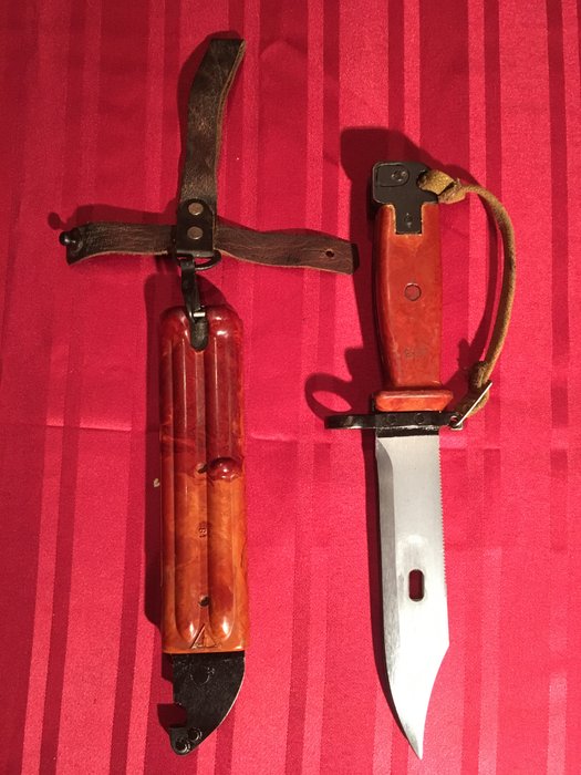 RussIan ( izhmash ) Izhevsk AK47 Bakelite Bayonet Scabbard with leather strap