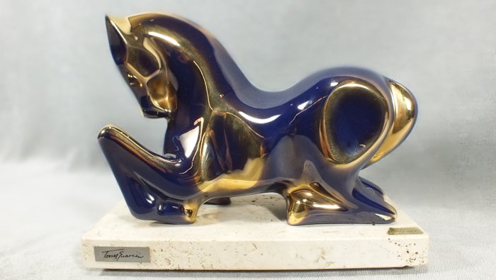 Horse sculpture design J. Torres Guardia - 24 k gold - ceramic - Porta-Celis - certified