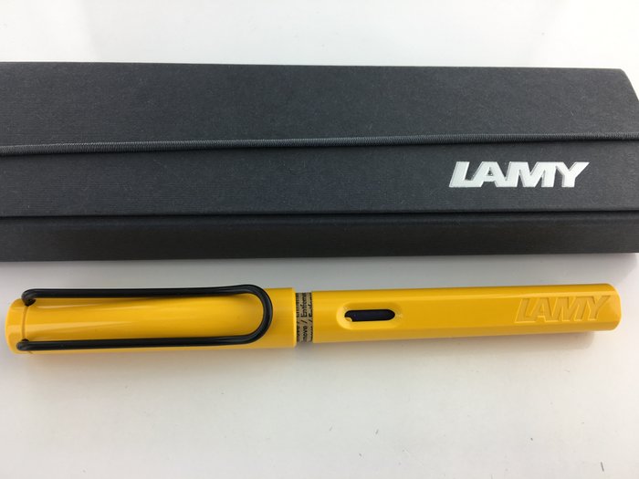 LAMY Safari pen modell 18 yellow with black clip