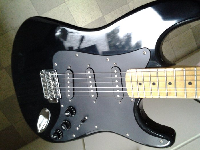 Sunn Mustang Stratocaster by Fender