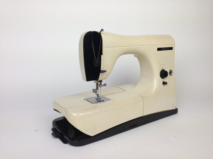 Marcello Nizzoli for Necchi - Sewing machine ‘Lydia’ (part of MoMA collection)