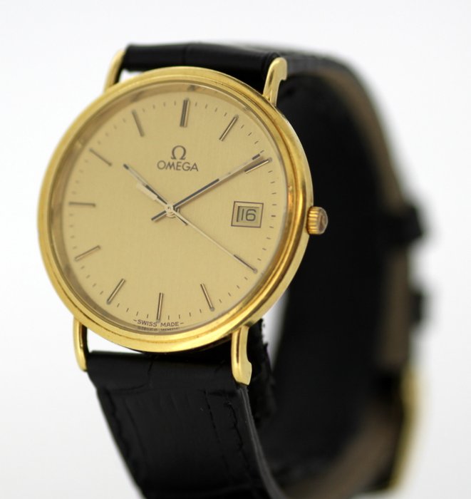 Omega Quartz Vintage 18K Solid Gold Unisex Wristwatch
