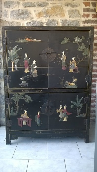 Black Chinese lacquered cabinet with patterns – China – End of the 20th century