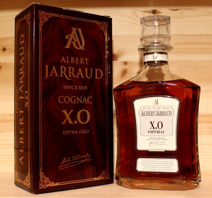 Albert Jarraud X.O Imperial Cognac - Extra Old Cognac (20-25 years old), 700ml/70cl, 40%vol, incl. Box