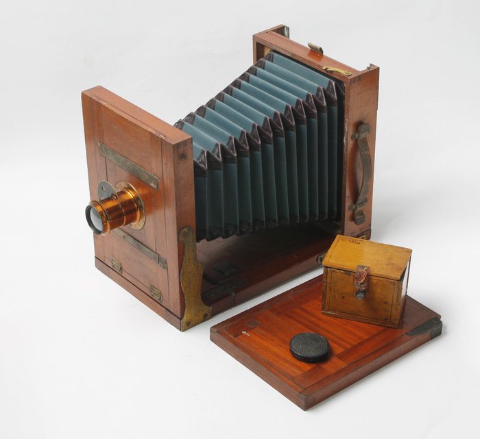 Seltene alte 13x18 Holz- Plattenkamera mit Rodenstock Objektiv