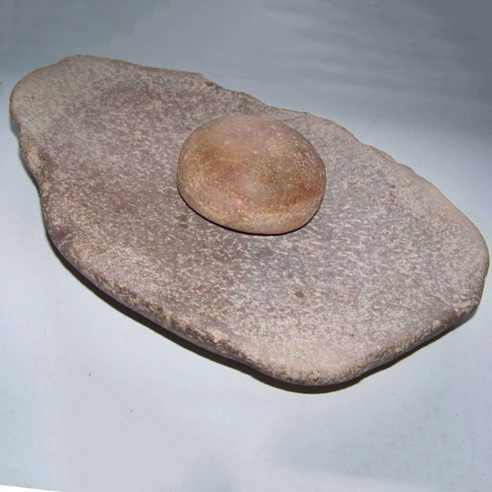 Neolithic stone grinding stone with pestle - 35 x 25 x 5.5 cm