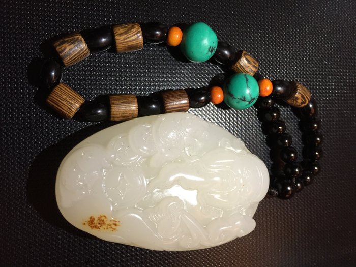 Tibetan Buddhist prayer beads with white  Jade pendant carving of laughing Buddha 