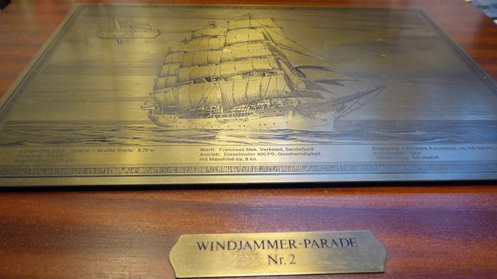 Windjammer-parade Christian Radich - Atlantic club Grasoli - copper engraving on mahogany panel, dimensions 33 x 42 cm
