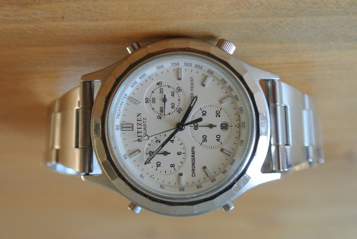 Citizen Quartz chronograph – men's watch
