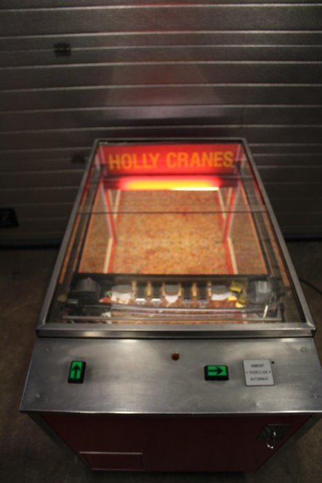 HOLLY Cranes Grab machine from the fairground