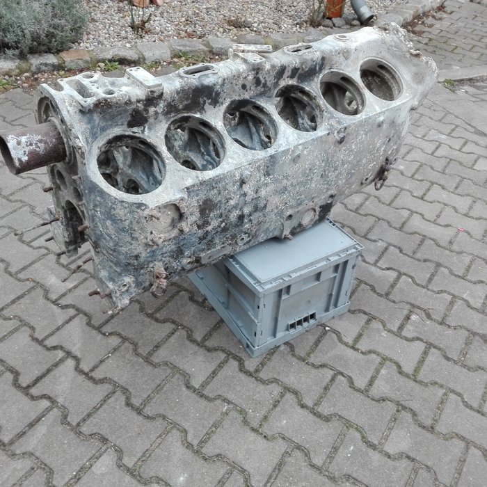 Original Daimler Benz 605 Aircraft Engine (Fuselage)