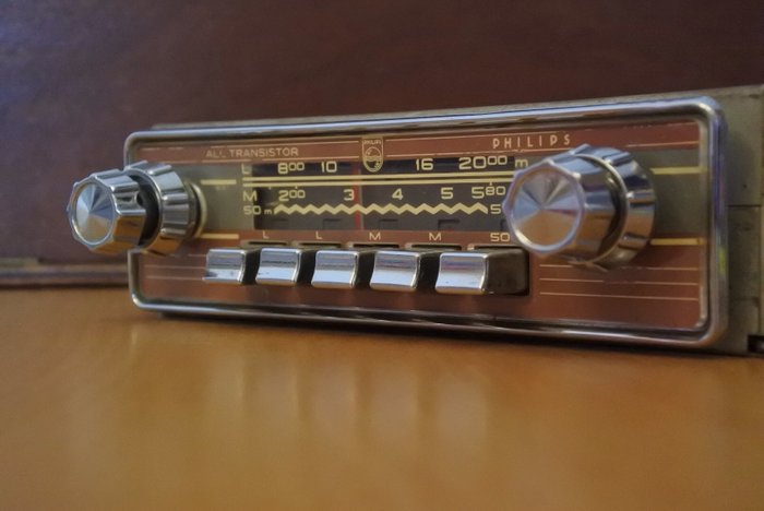 Philips N5X14T classic car radio from 1960