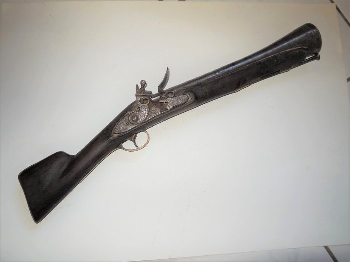 Antique flintlock blunderbuss with engravings and real silver inlays