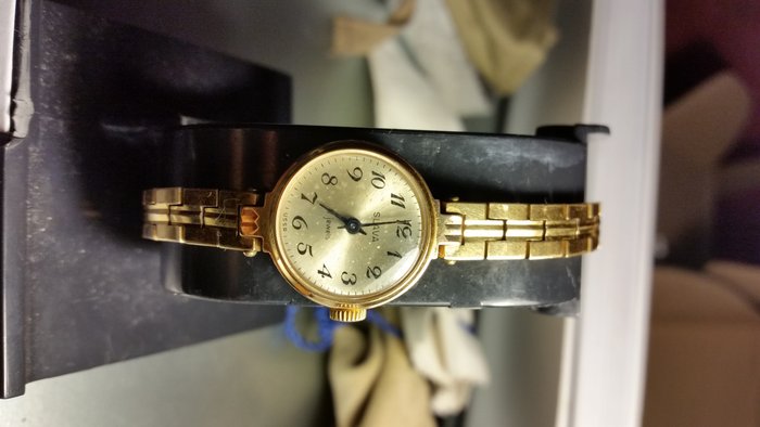 Rare Slava wristwatch – solid gold – USSR