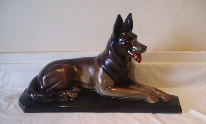 Léo Pagliai / sculpture in plaster /Malinois dog / signed.