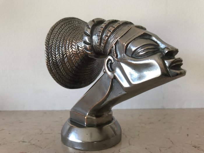 Radiator cap car mascot in silvery bronze - first half of the 20th century