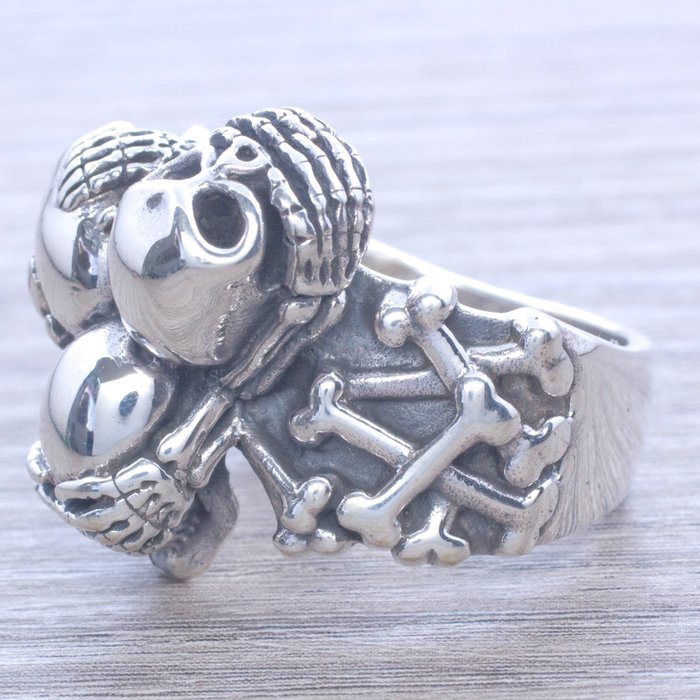 Sterling silver San Saru-shaped men's ring in  Japanese design.