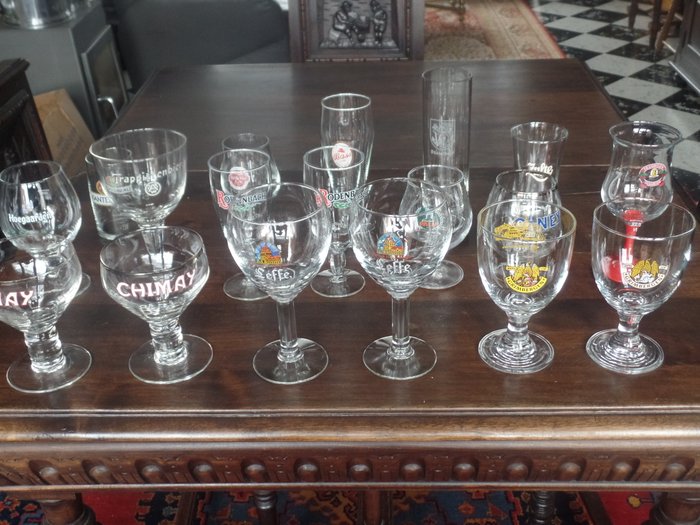 Lot with 18 rare beer glasses - Belgium, France, Germany - 20th century