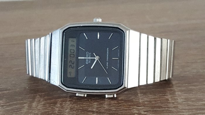 Seiko H357 alarm chronograph men's wristwatch, 1980s. 