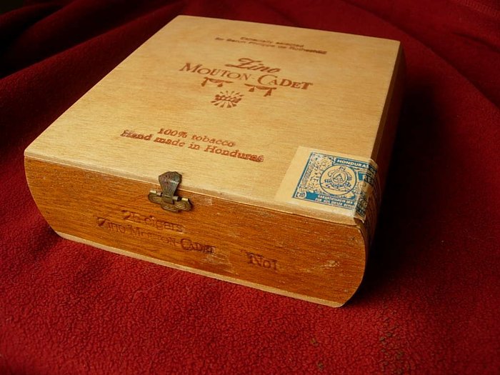 Old cigar box - Zino Mouton-Cadet - baron Philippe de Rothschild - 1967 