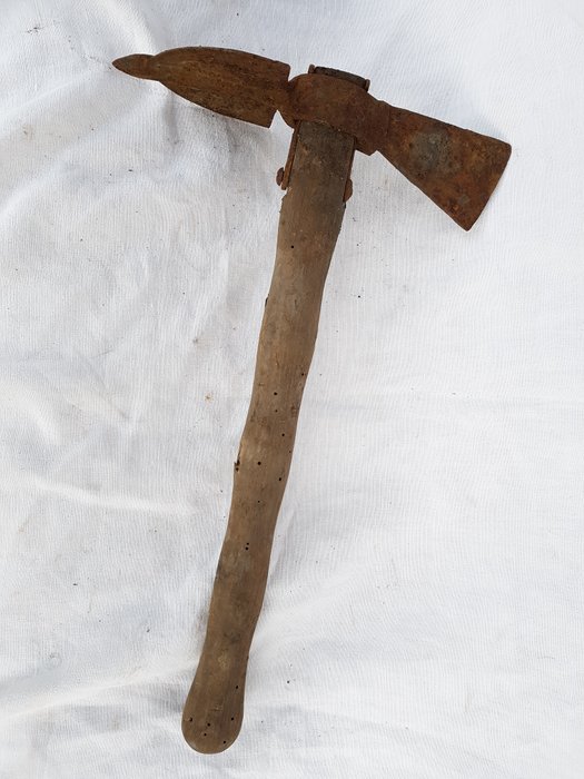 Military pickaxe from WW1  - Italian Army