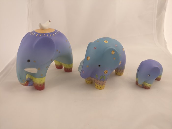 Linda Edwards voor Goebel - "Charlotte di Vita" set van drie kleurrijke keramische olifantjes