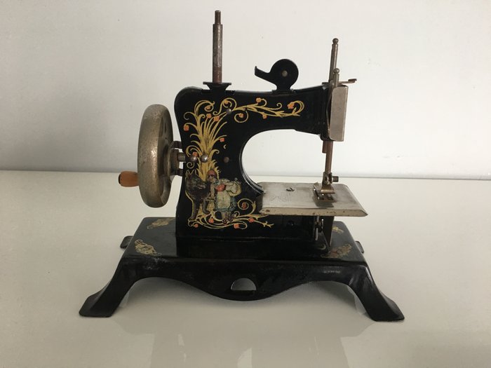 Antique sewing machine by Casige