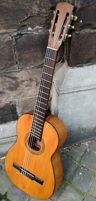 Spanish Guitar - JOSE MARIA DURA (TELESFORO JULVE) - c. 1920 - solid wood