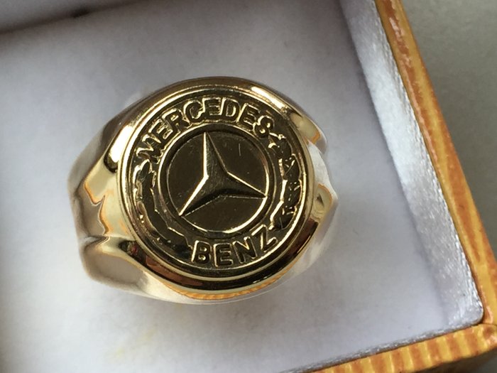 Gold Mercedes Benz men's ring in 14 kt