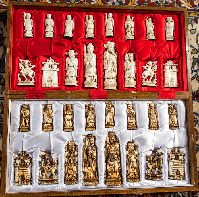 Chinese Ivory Chess-Set - ca. 1970