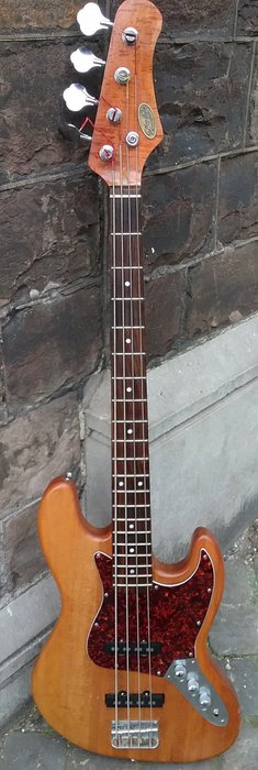 Vintage bass guitar - STAGG BM 360 - solid wood