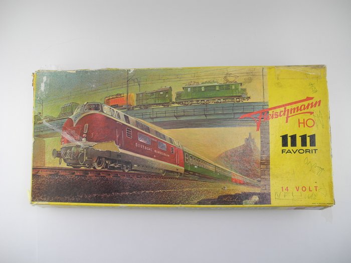 Fleischmann H0 - 1111 - Starter set "Favorit" with diesel locomotive and freight train [553]
