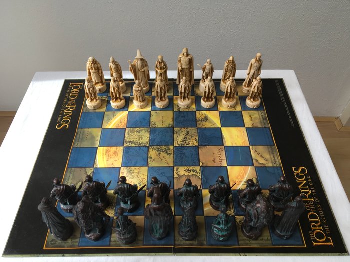 指環王國際象棋遊戲：國王的歸來。新線影院 - 塑料