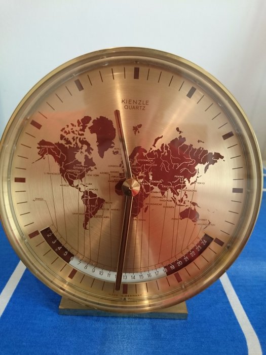 German table clock  KIENZLE QUARTZ. Germany – Second half of 20th century  