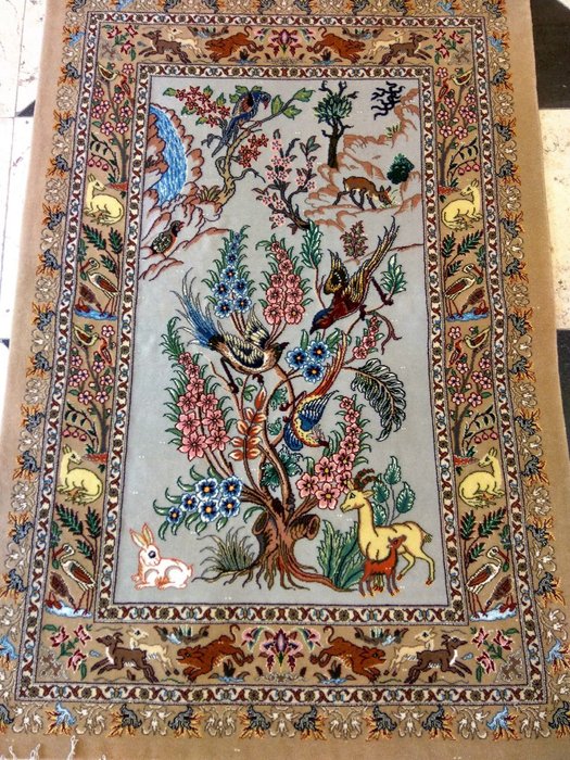 An authentic Persian rug, Isfahan, Iran, never used - Catawiki